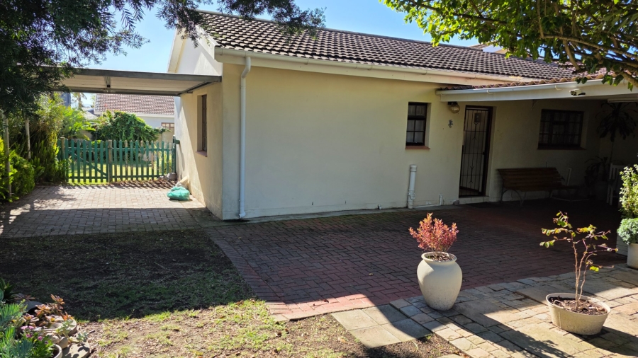 3 Bedroom Property for Sale in Heiderand Western Cape